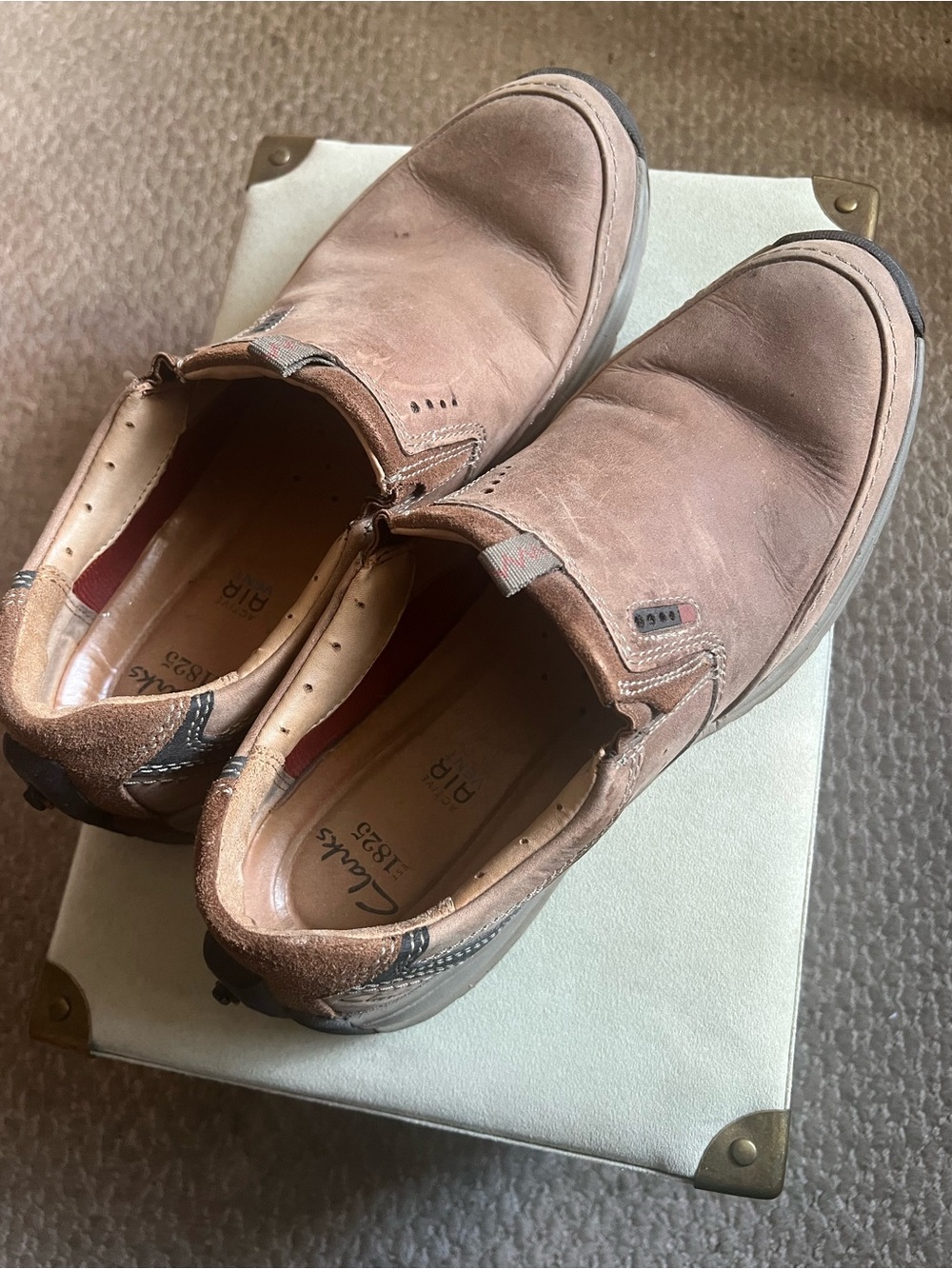 Clarks Men's Slip-On Loafers in Tan Brown Leather